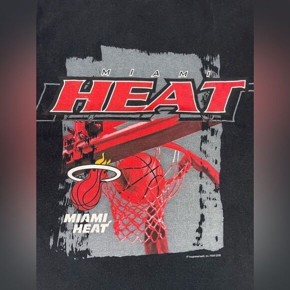 VINTAGE Miami Heat 2002 Graphic T-shirt Men Large Black Short Sleeve - Picture 2 of 6